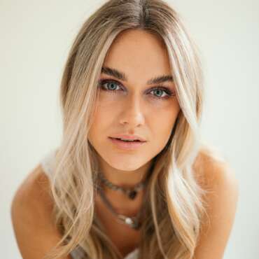 Makeup and Hairstyle Trends 2021-2022